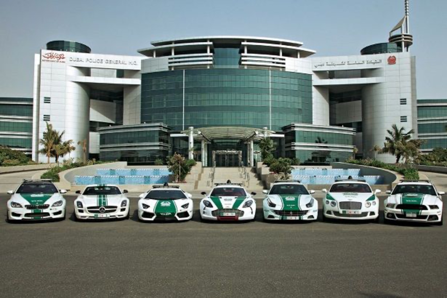 À Dubaï, la police roule en supercars | Die Geissens Real Estate | Luxus Immobilien mit Carmen und Robert Geiss – Die Geissens in Dubai