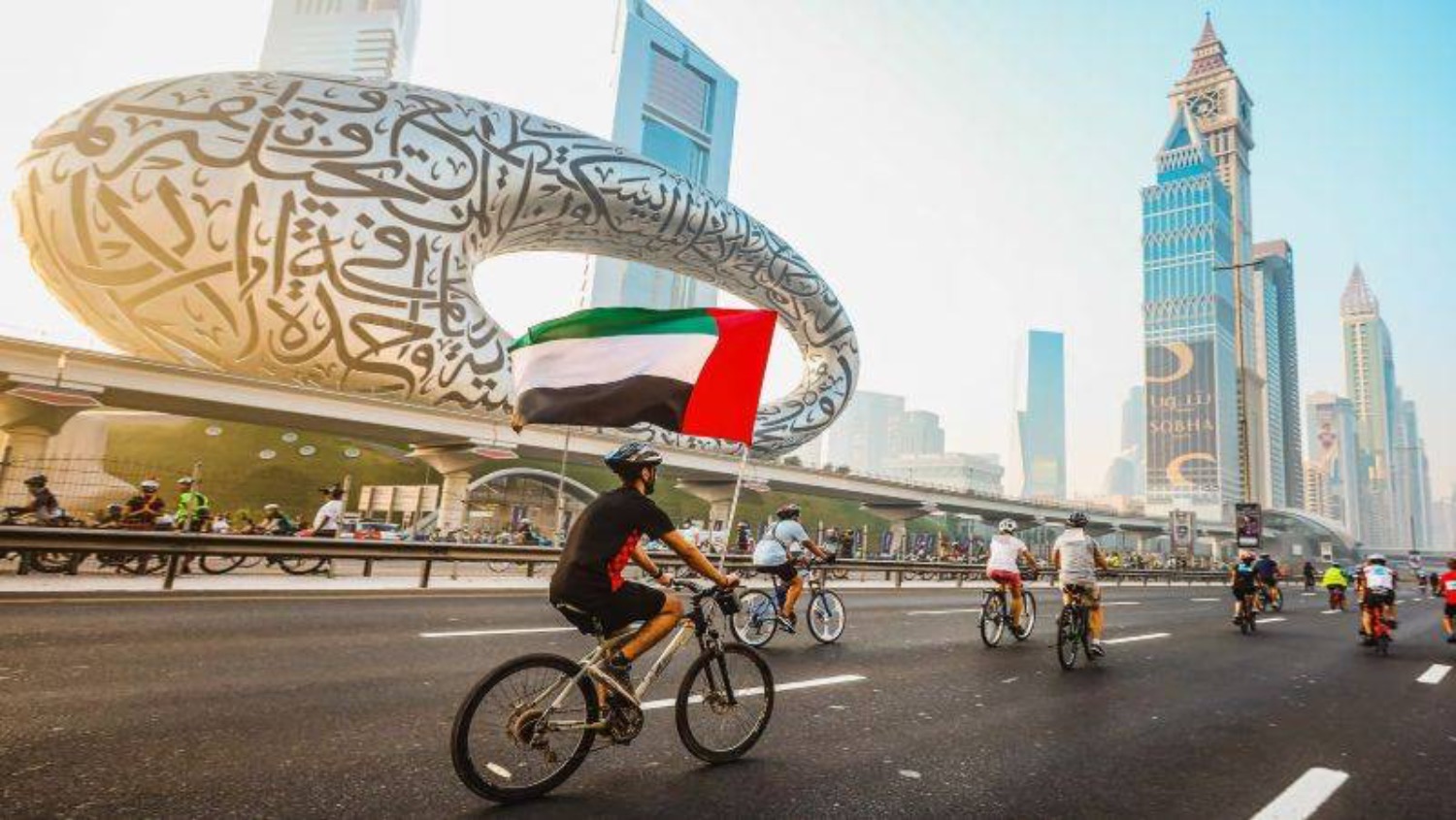 Dubai Ride 2025 : 35 000 cyclistes sur la Sheikh Zayed Road | Die Geissens Real Estate | Luxus Immobilien mit Carmen und Robert Geiss – Die Geissens in Dubai