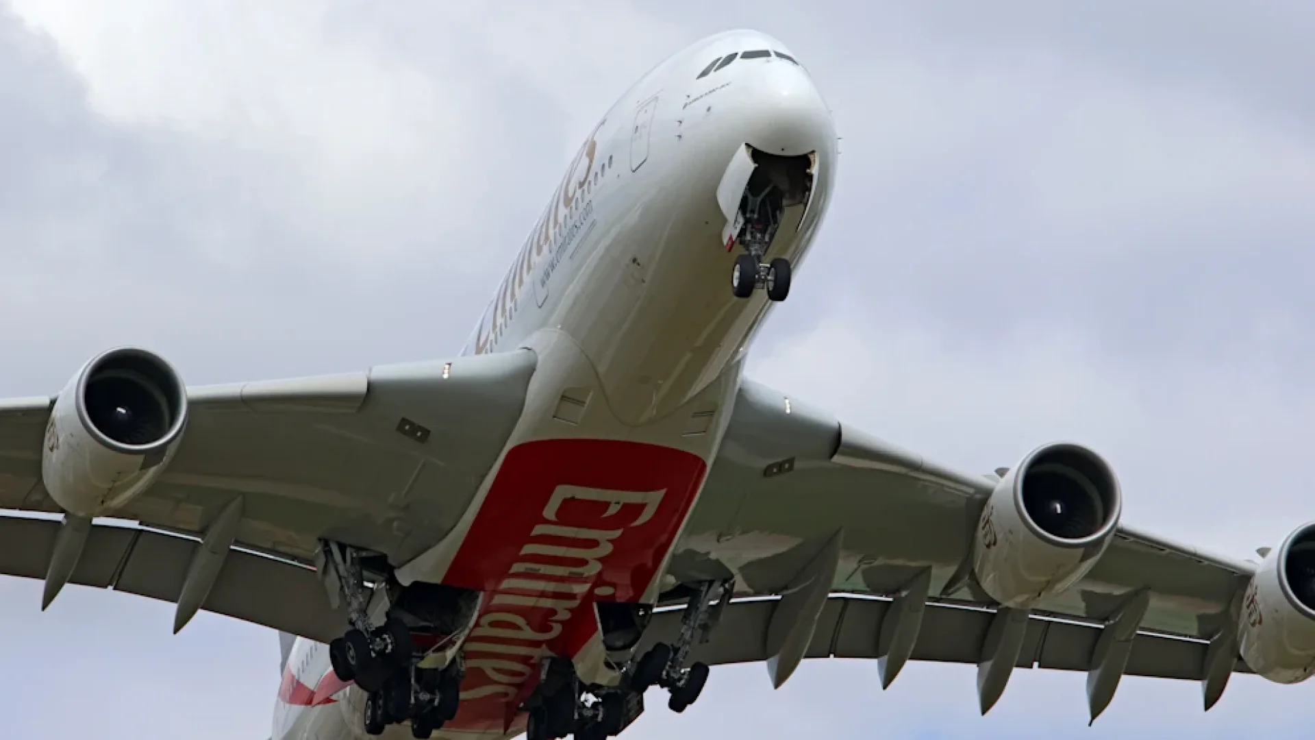 Emirates reprend, Lufthansa suspend: le ciel du Moyen-Orient change | Die Geissens Real Estate | Luxus Immobilien mit Carmen und Robert Geiss – Die Geissens in Dubai